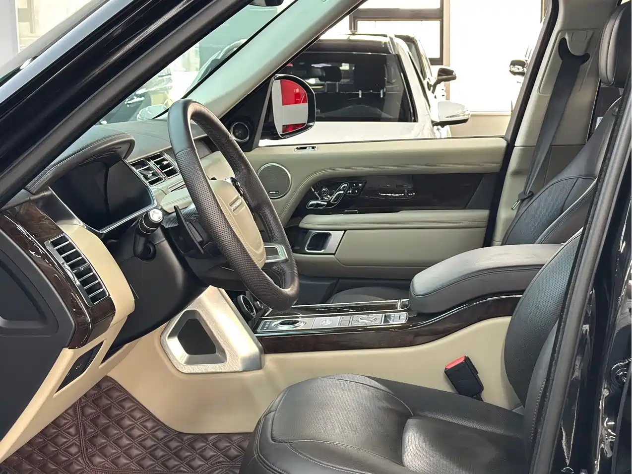 Land Rover Range Rover 2021 3.0 L6 Heritage Edition фото 4
