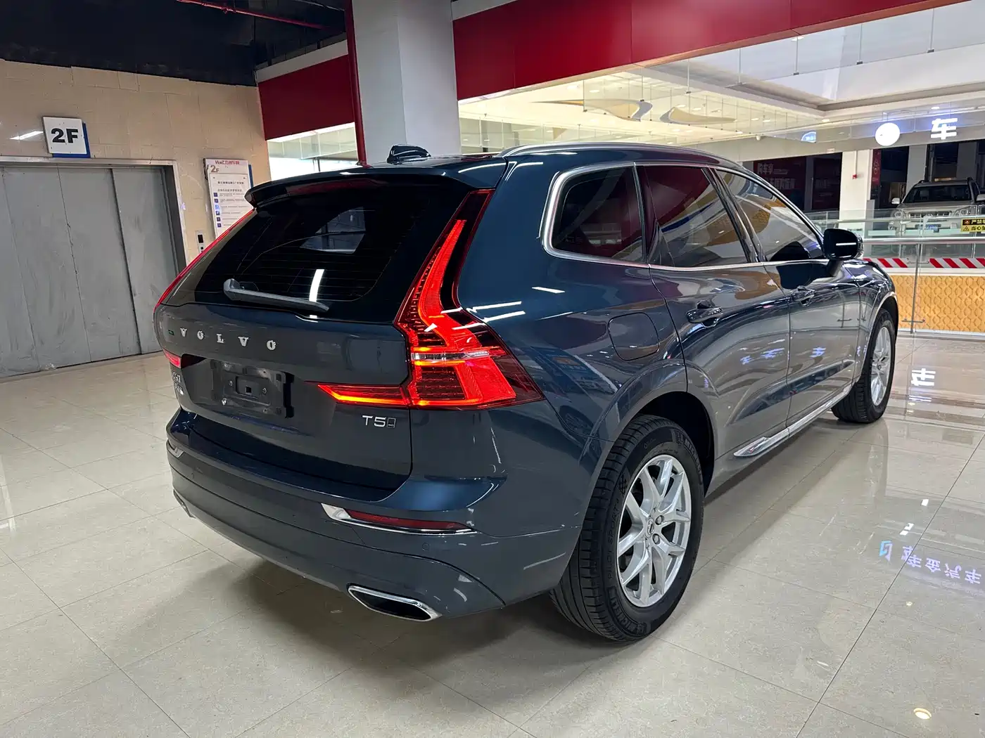 Фото 4 - Volvo XC60