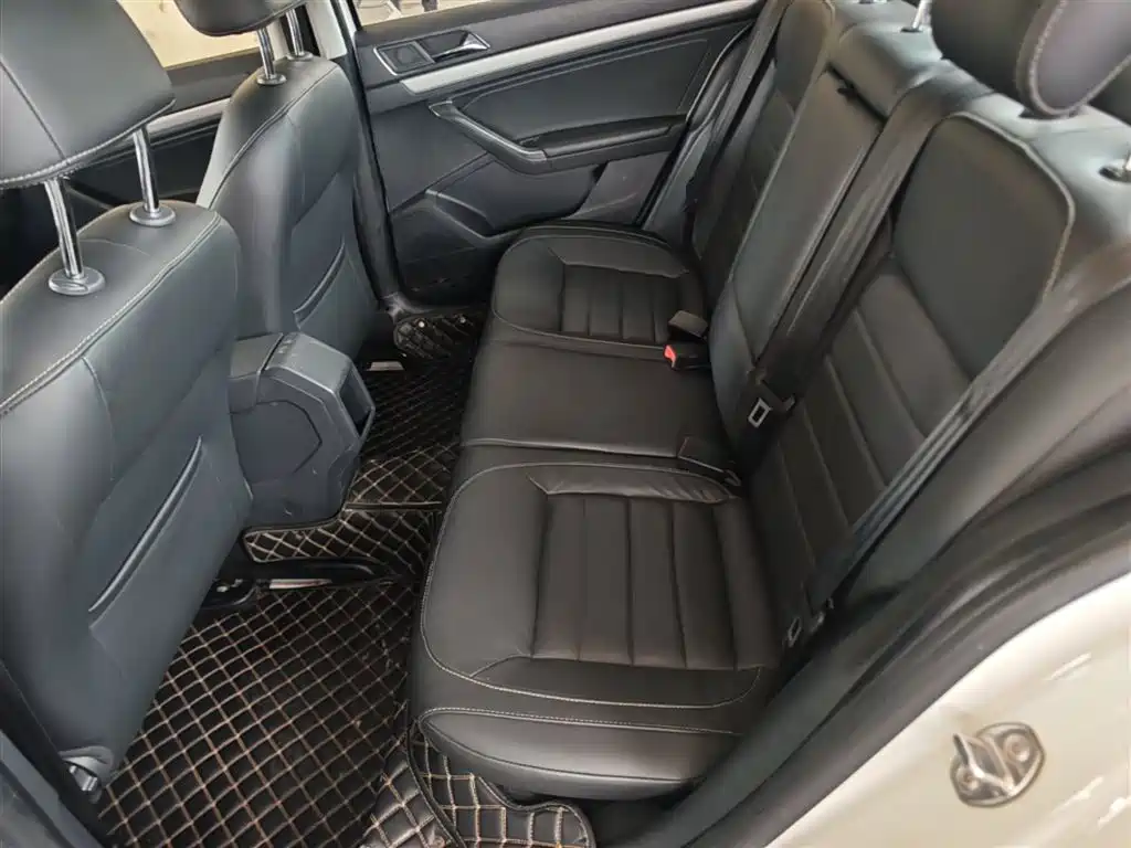 Volkswagen Lavida 2017 1.6L Automatic Comfort Edition фото 17