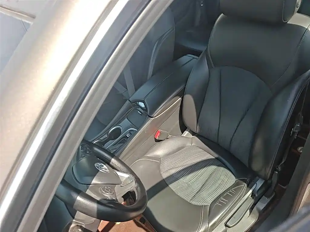 Buick Envision Plus 2018 20T 2WD Leading фото 15
