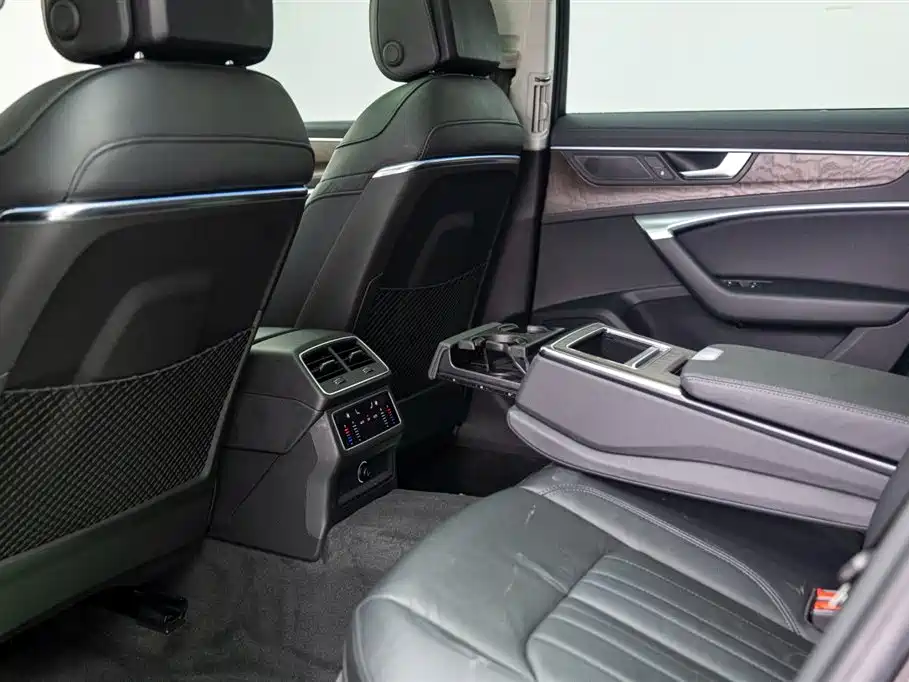 Audi A6L 2021 45 TFSI Exclusive Elegance фото 7