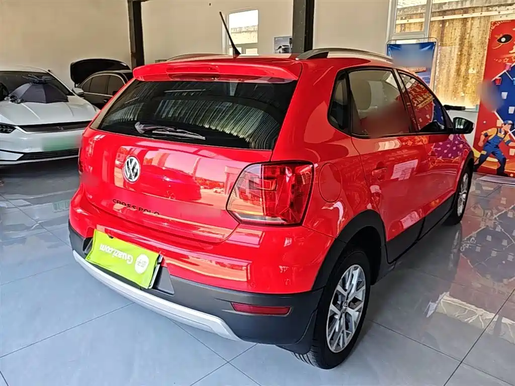 Volkswagen Polo 2014 1.6L Cross Polo Automatic фото 5