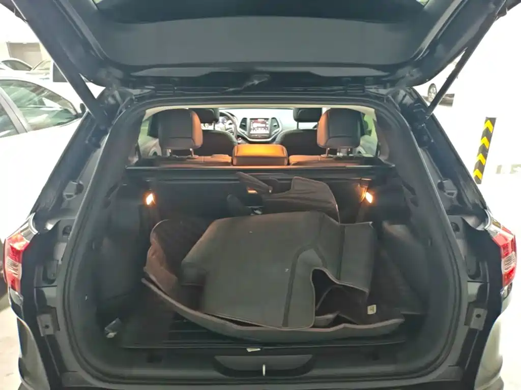Jeep Cherokee 2020 2020 2.0L 2WD Classic Sport Edition