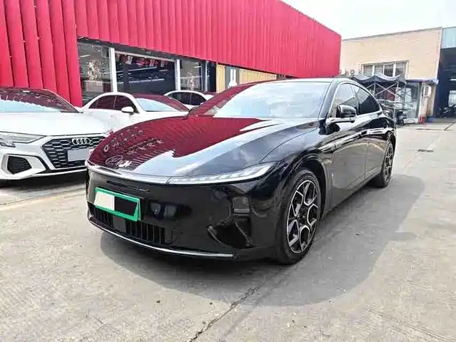 Changan Qiyuan A07 2025 Pure Electric Deluxe Edition 710 Long Range