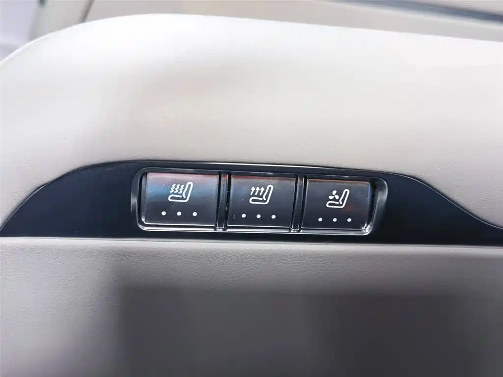 AITO Wenjie AITO M9 2024 Extended Range Ultra 42kWh 6-Seater фото 39