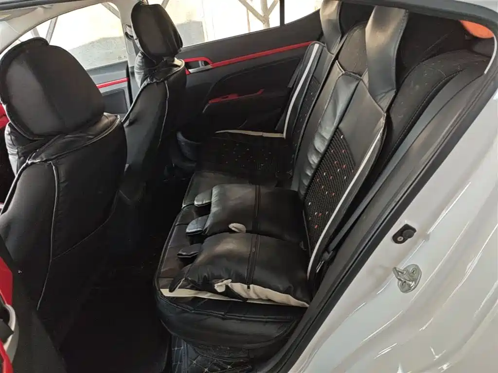 Hyundai Elantra 2016 Model 1.6L Automatic Smart Elite фото 24