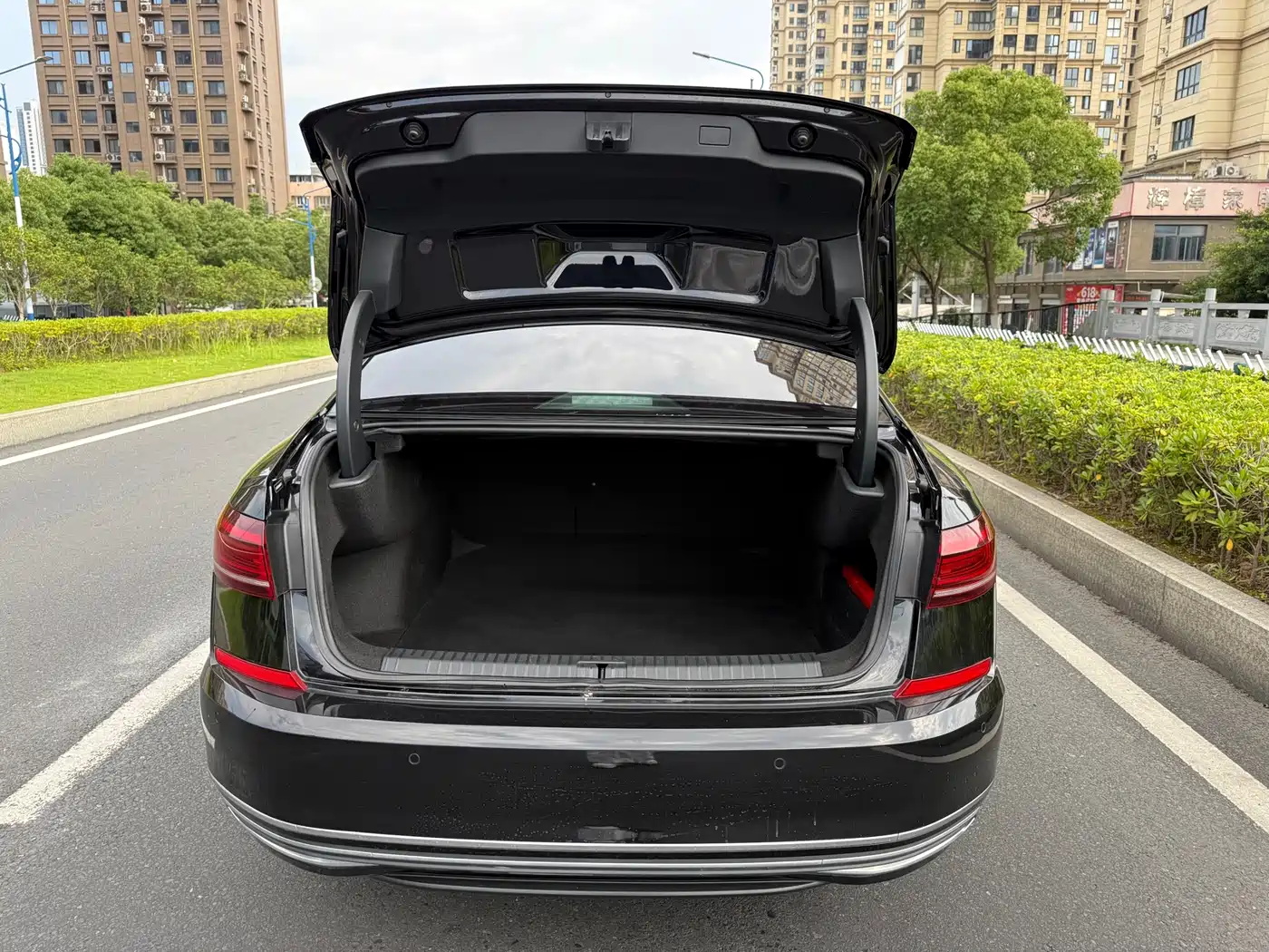 Volkswagen Passat 2022 330TSI Starlight Elite Edition фото 8