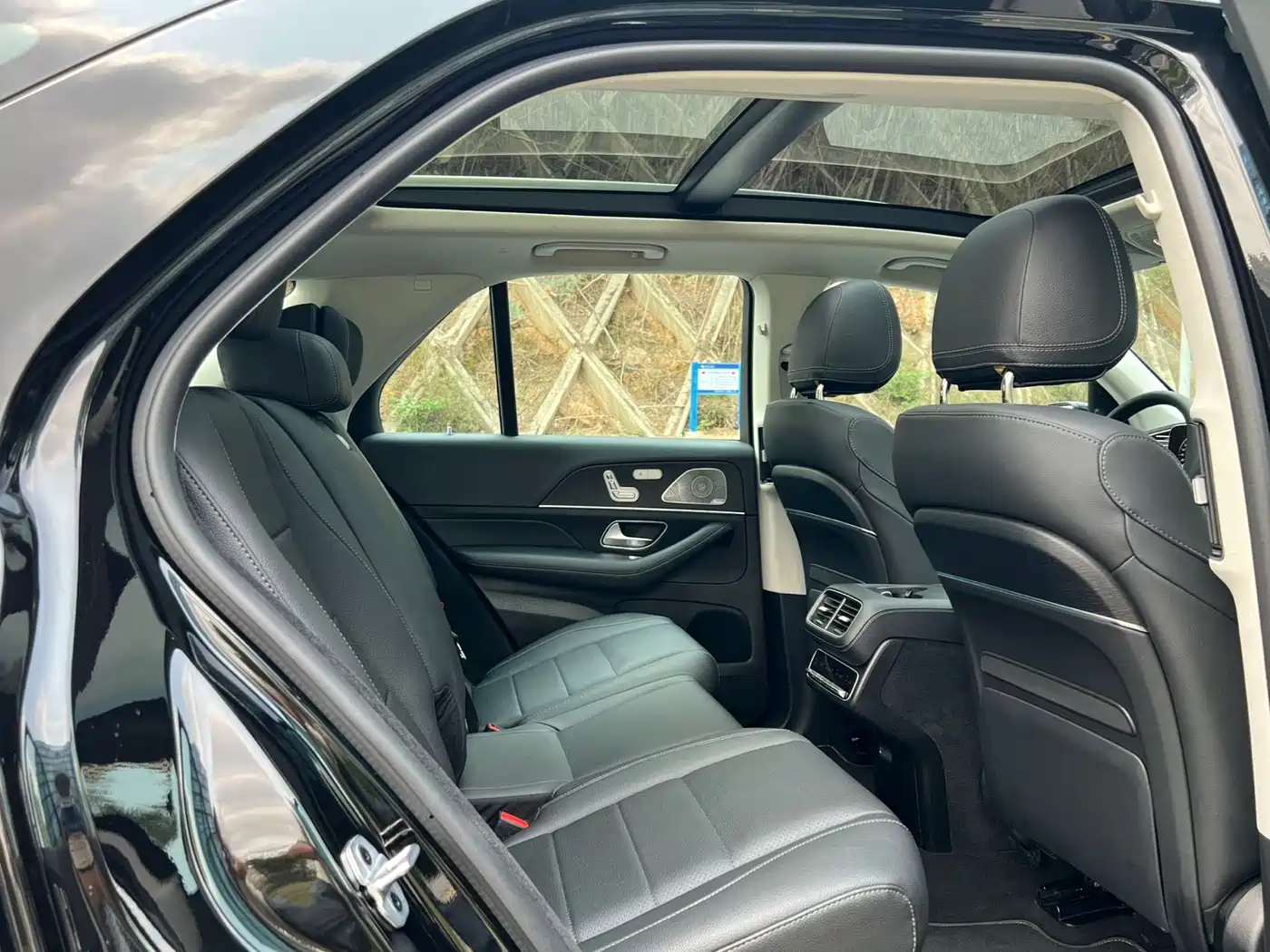Mercedes-Benz GLE 2024 GLE 450 4MATIC Luxury фото 13