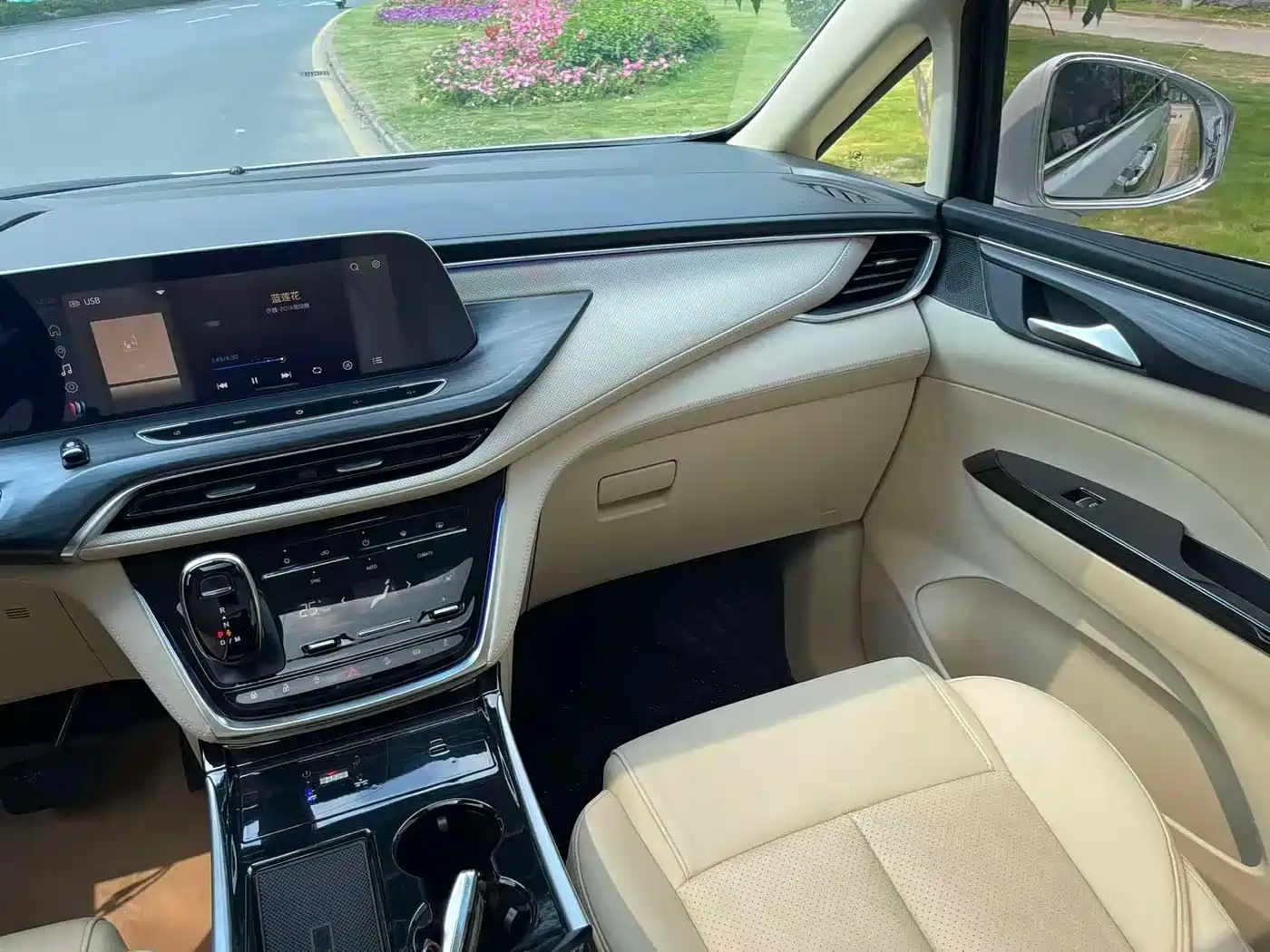 Buick GL8 2023 ES Landmaster Exclusive фото 15