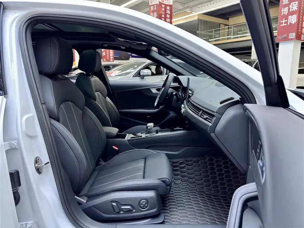 Audi A4L 2026 2023 40 TFSI Luxury Sport