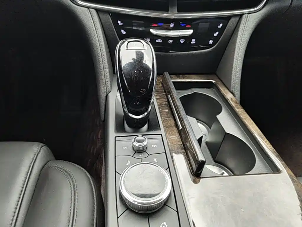 Фото 14 - Cadillac CT6