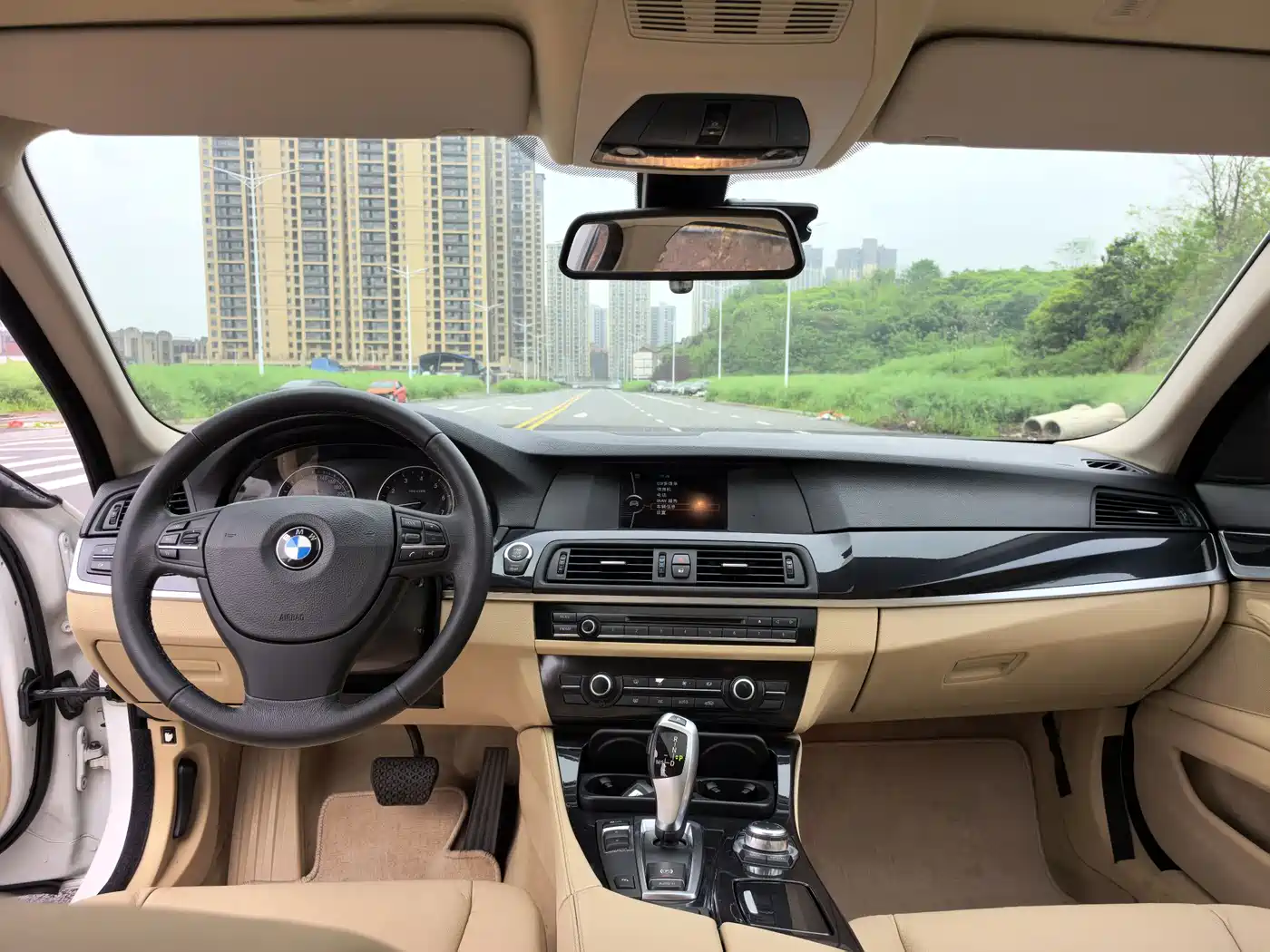 BMW 5 Series 2013 520Li Elegance фото 12