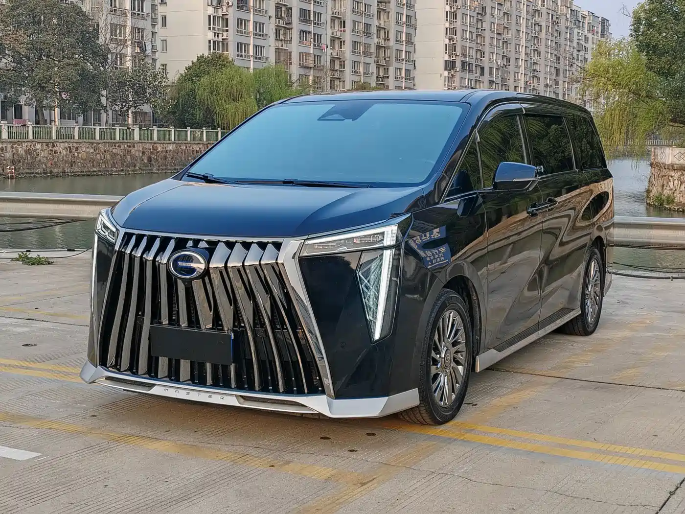 GAC Trumpchi Trumpchi M8 2023 Model Master Series Hybrid Royal Edition