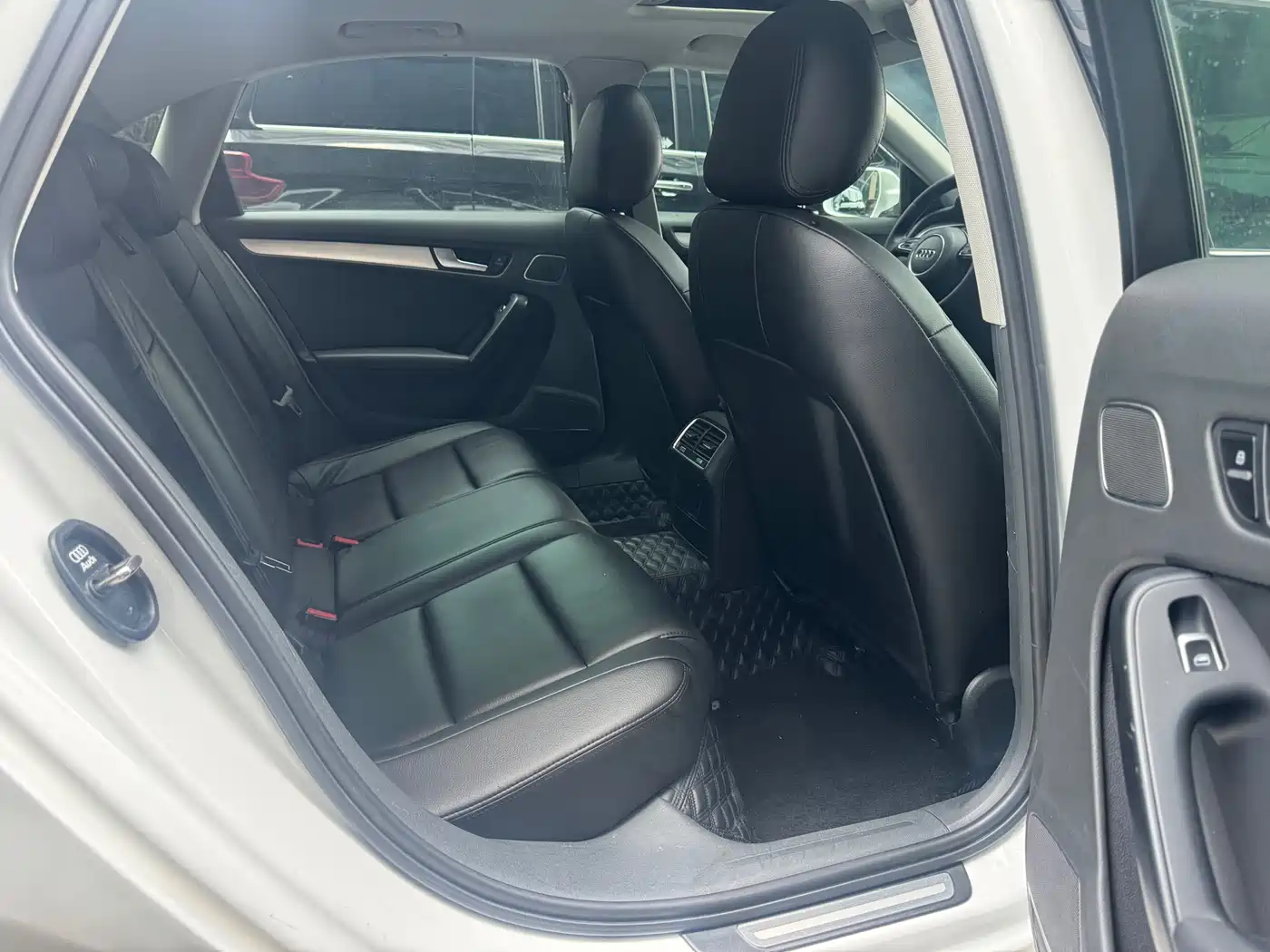 Audi A4L 2015 35 TFSI Auto Standard фото 14