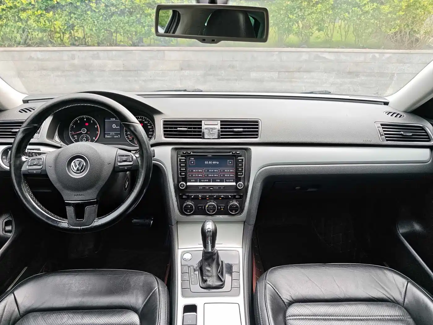 Volkswagen Passat 2014 1.8TSI DSG Executive Edition фото 18