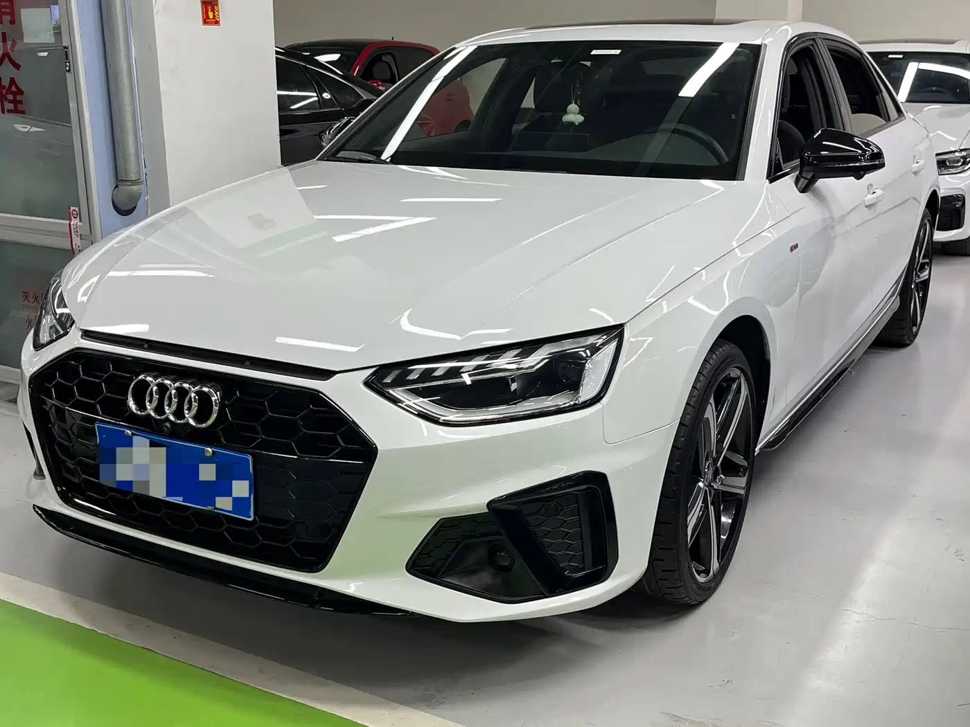 Audi A4L 2023 40 TFSI Luxury Sport
