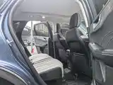 Photo 11 - Ford Escape
