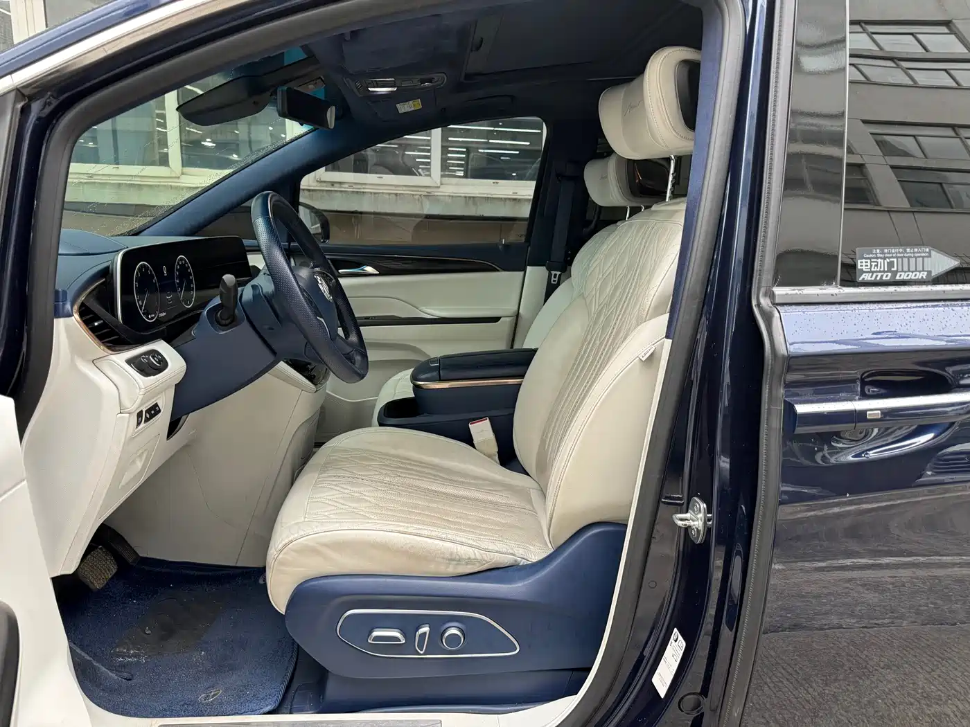 Фото 3 - Buick GL8