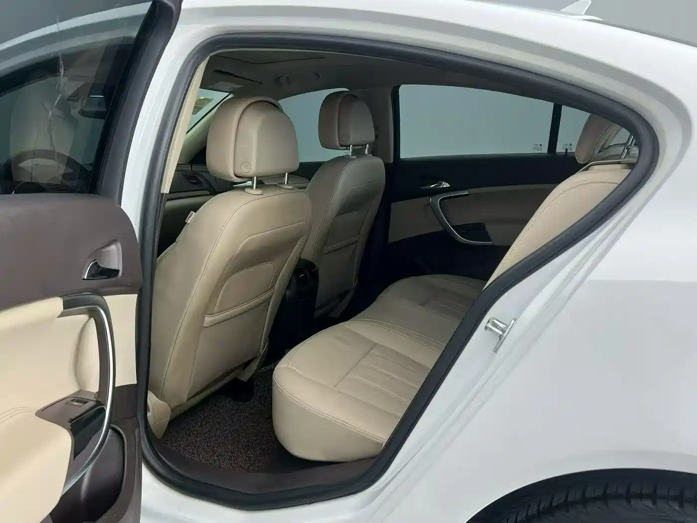 Buick Regal 2012 Model 2.0L Luxury фото 8