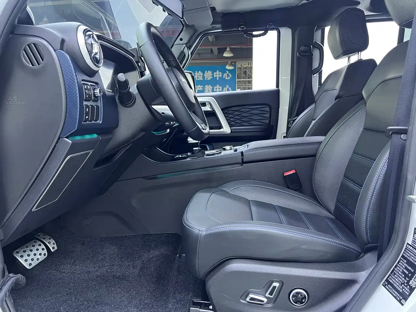 BAIC ORV Beijing Offroad BJ40 2024 2.0T Urban Hunter Glory Edition фото 15