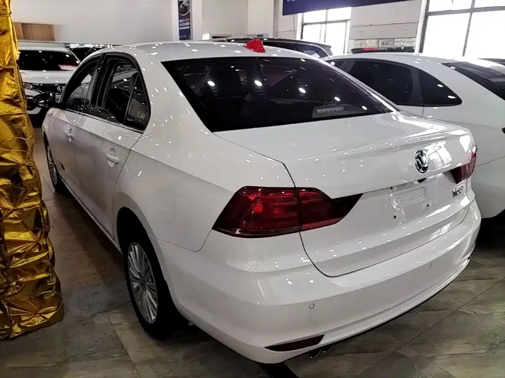 Volkswagen Santana 2018 1.5L Automatic Comfort Edition фото 5