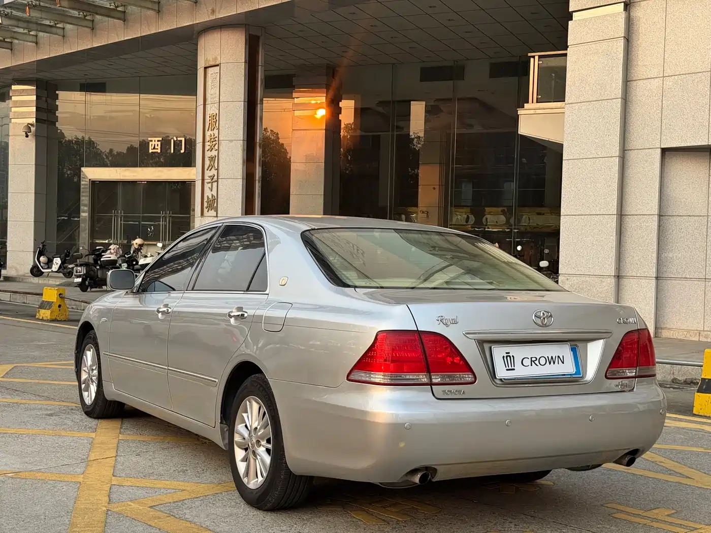 Toyota Crown 2005 Model 3.0L Royal Saloon фото 7