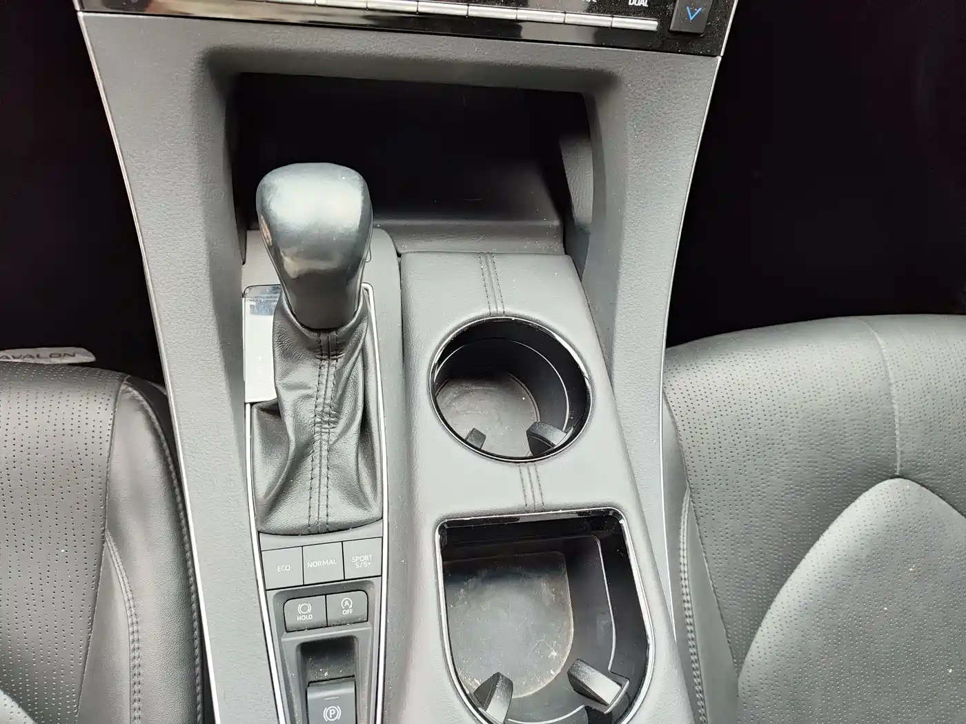 Toyota Avalon 2021 2.5L Luxury Edition фото 7