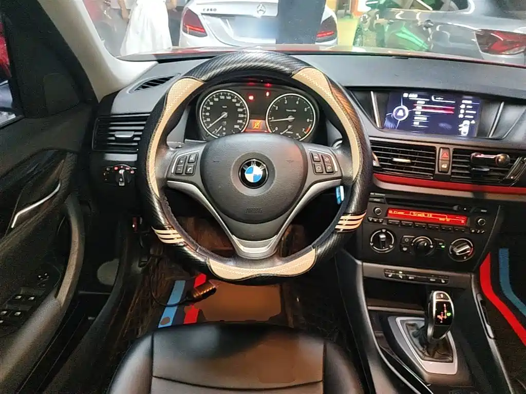BMW X1 2015 Model sDrive18i Fashion Advanced Edition фото 11