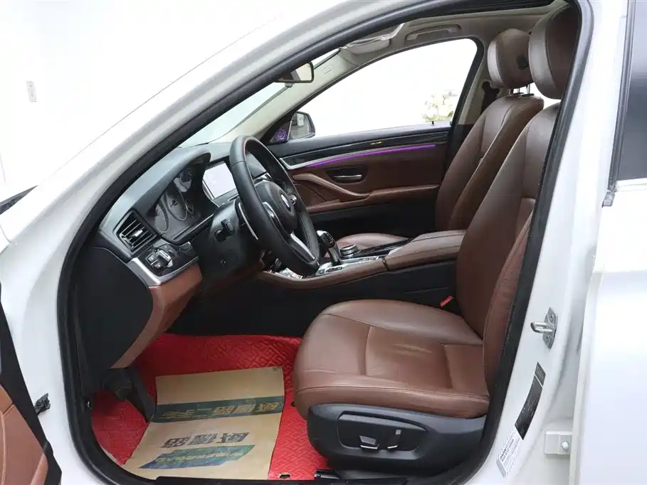 BMW 5 Series 2014 520Li Elegance фото 14