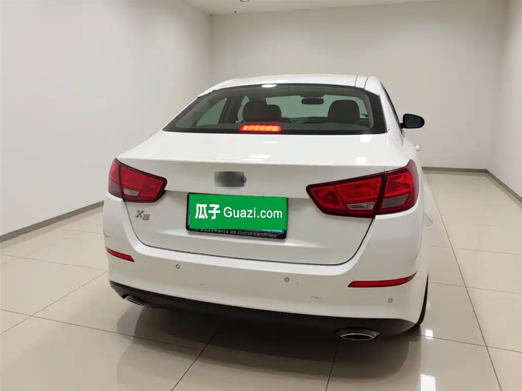 Kia K5 2015 2.0L Automatic LUX фото 3