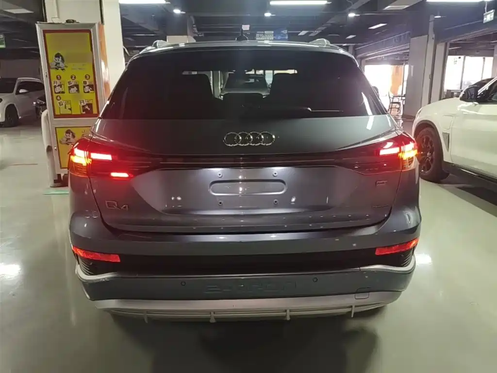 Audi Q4 e-tron 2023 50 e-tron quattro Creation Edition фото 6