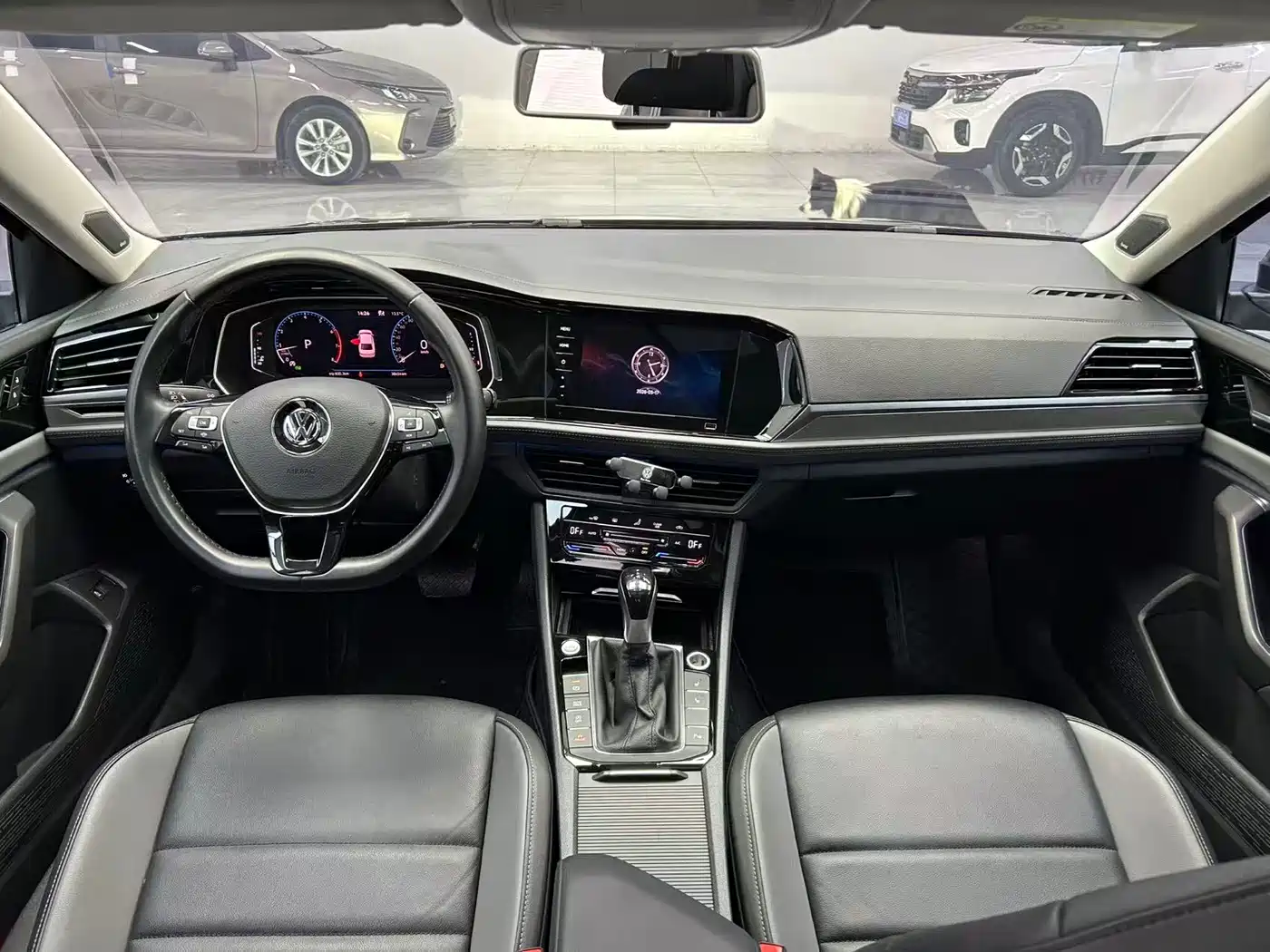 Volkswagen Sagitar 2022 280TSI DSG Surpassing Edition фото 15