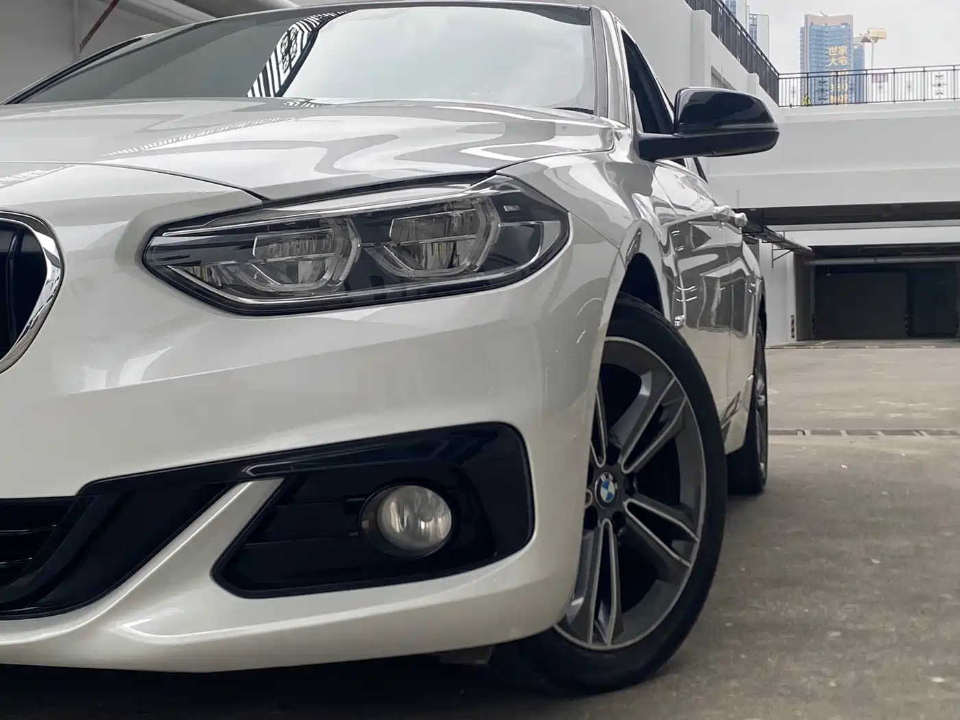 BMW 1 Series 2018 118i Sport Edition фото 9