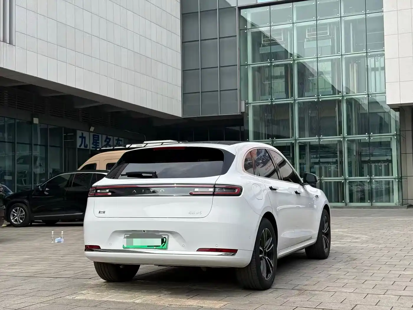 AITO Wenjie AITO M5 2025 Extended Range Ultra AWD фото 13