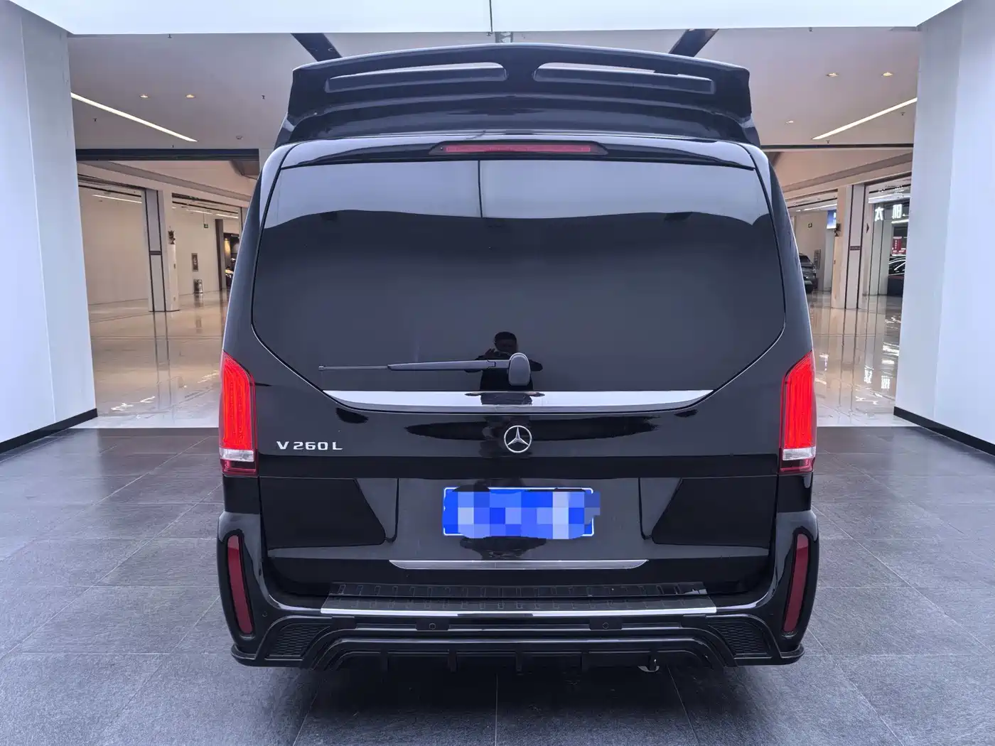 Mercedes-Benz V-Class 2018 V 260 L Premium Long Wheelbase Edition China VI фото 7