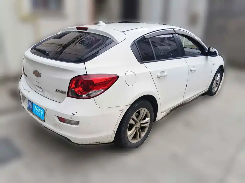 Фото 5 - Chevrolet Cruze