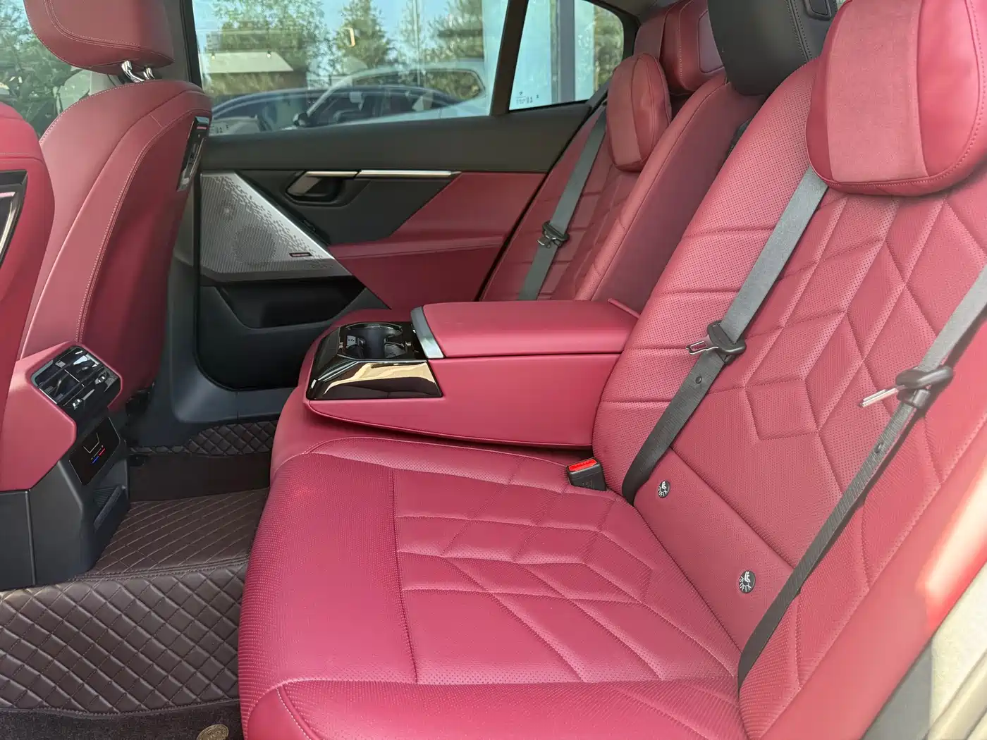 BMW 5 Series 2024 530Li Leading M Sport Package фото 6