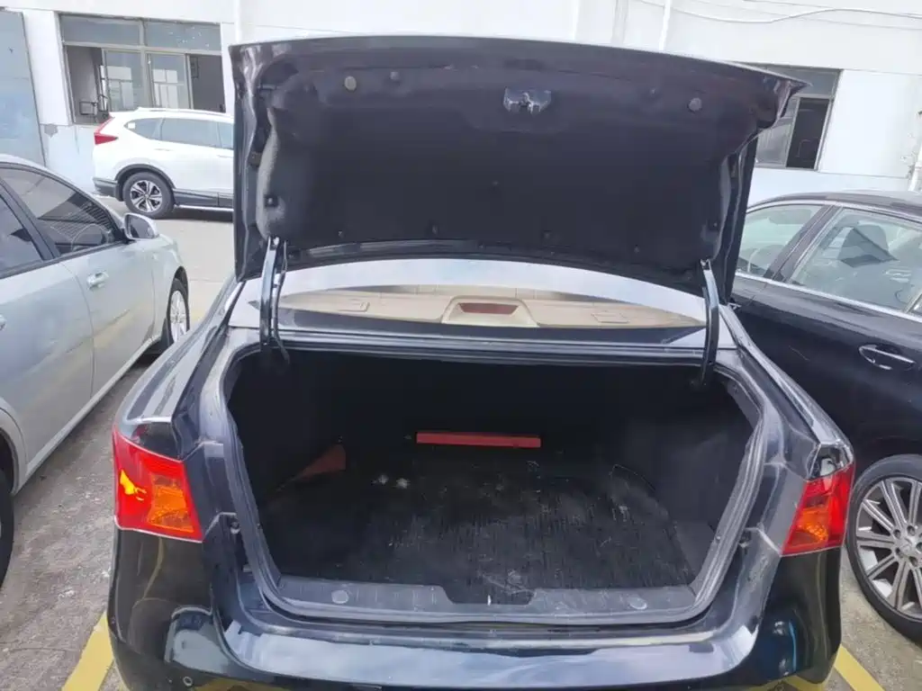 Roewe 350 2016 2015 Model 1.5L Manual Luxury Sunroof Edition