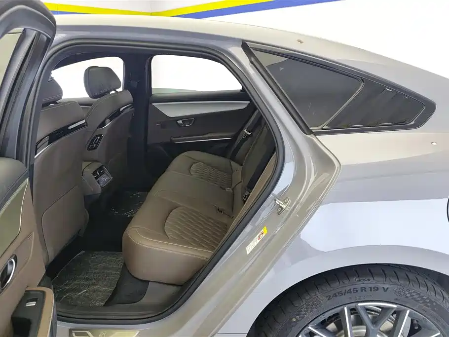 BYD Han 2025 DM-i 125KM Premium фото 11