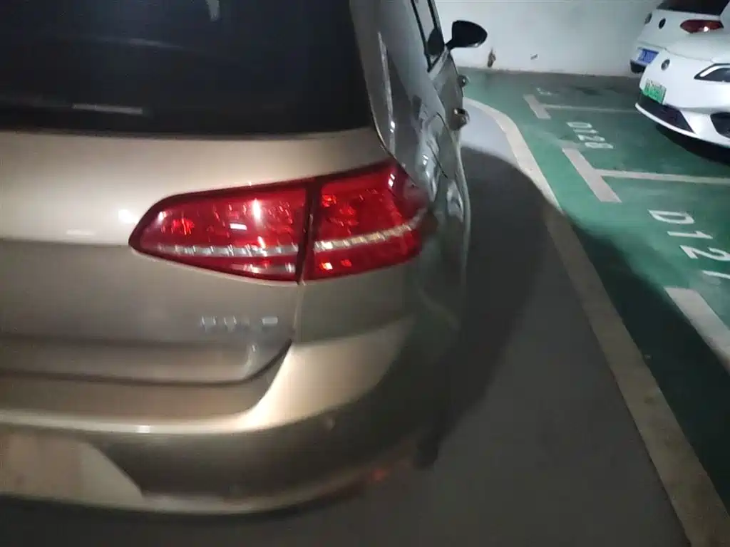 Volkswagen Golf 2014 1.6L Automatic Comfort фото 8