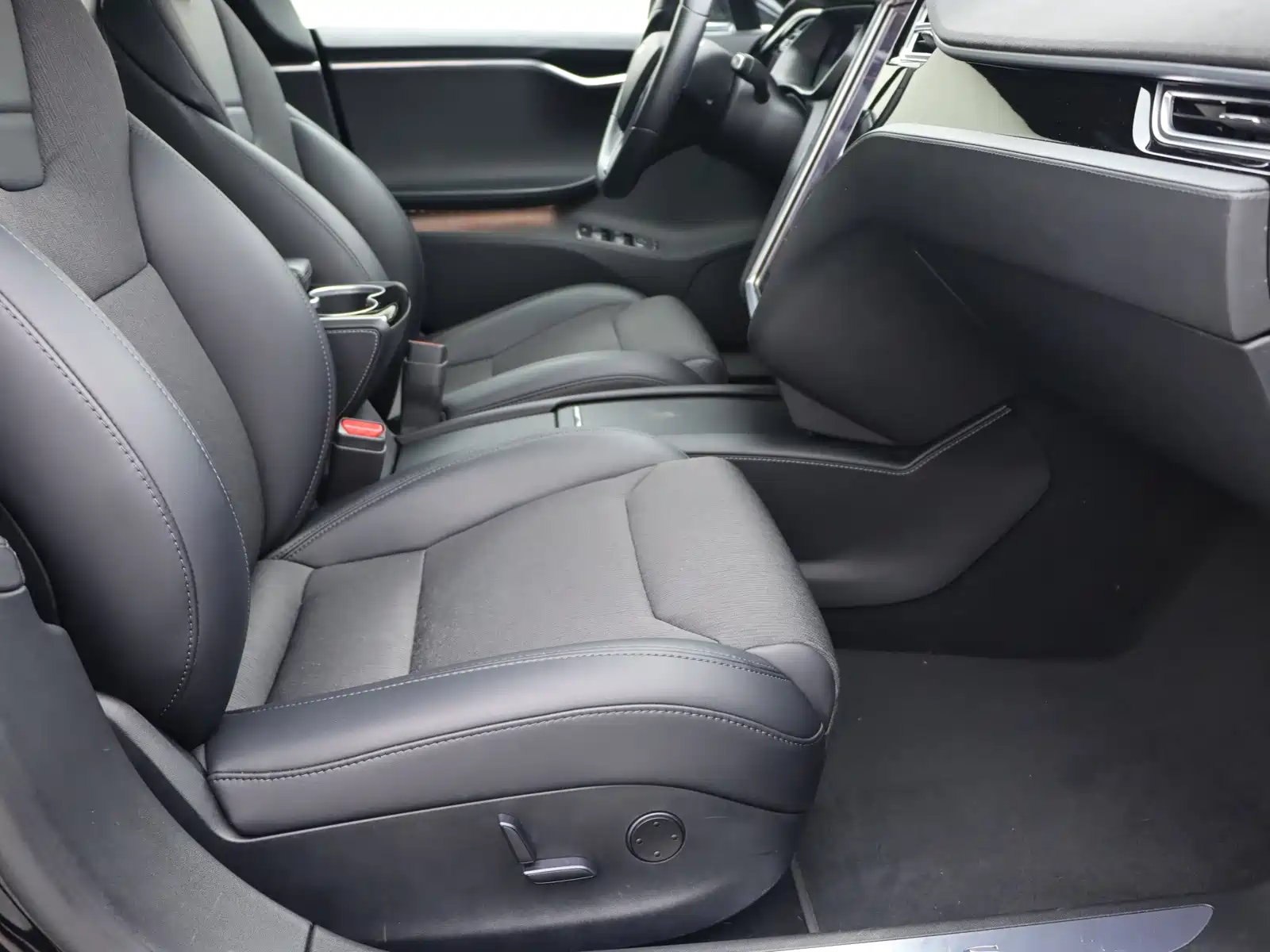 Фото 9 - Tesla Model S