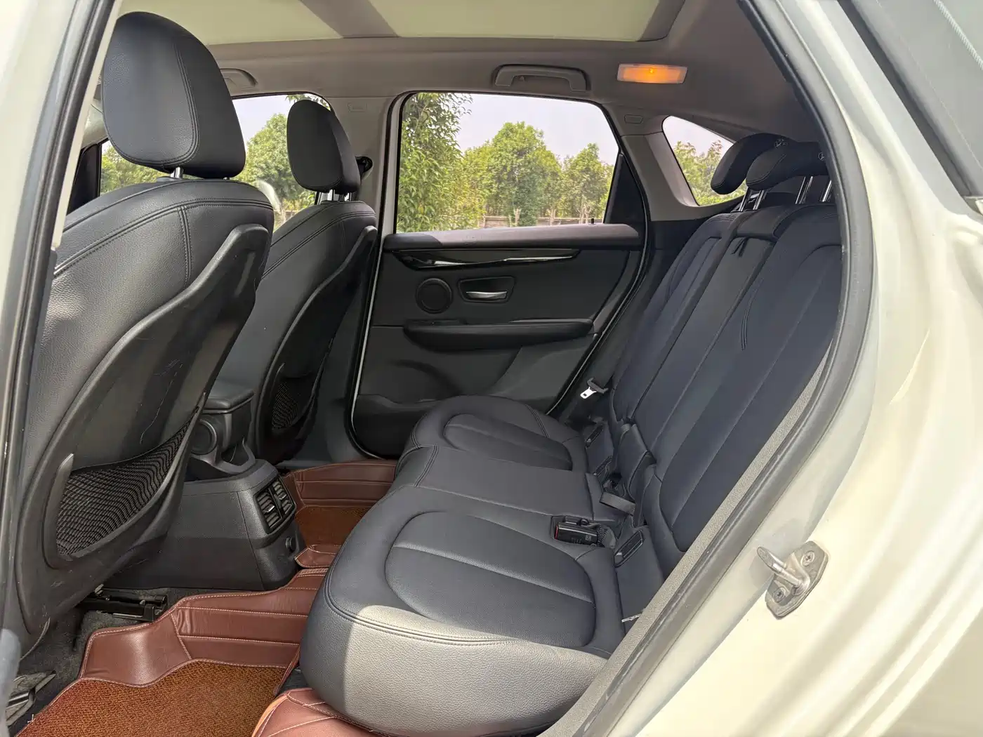 BMW 2 Series Touring 2018 218i M Sport Package фото 9