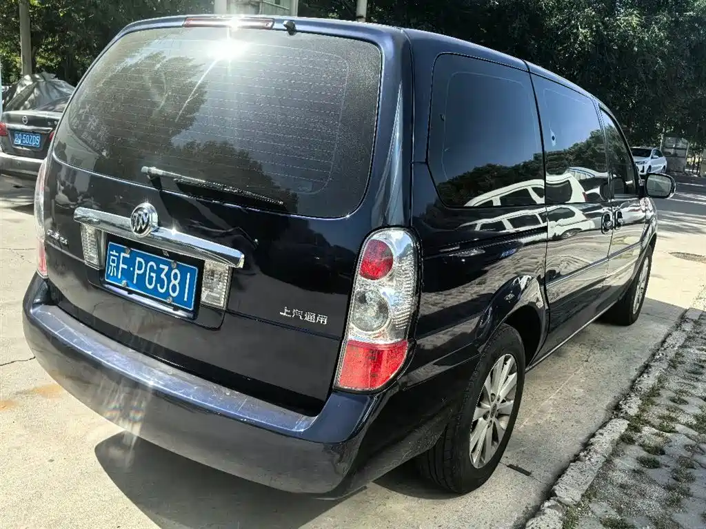 Buick GL8 2014 2.4L Classic Edition фото 4