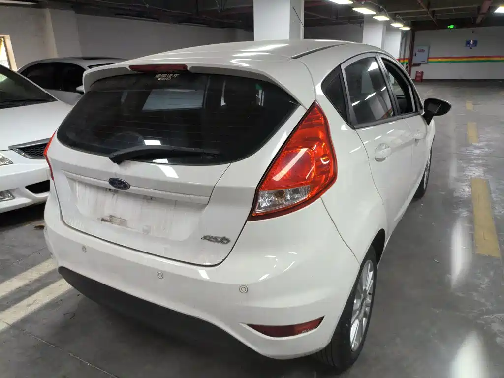 Ford Fiesta 2015 2013 Hatchback 1.5L Automatic Fashion