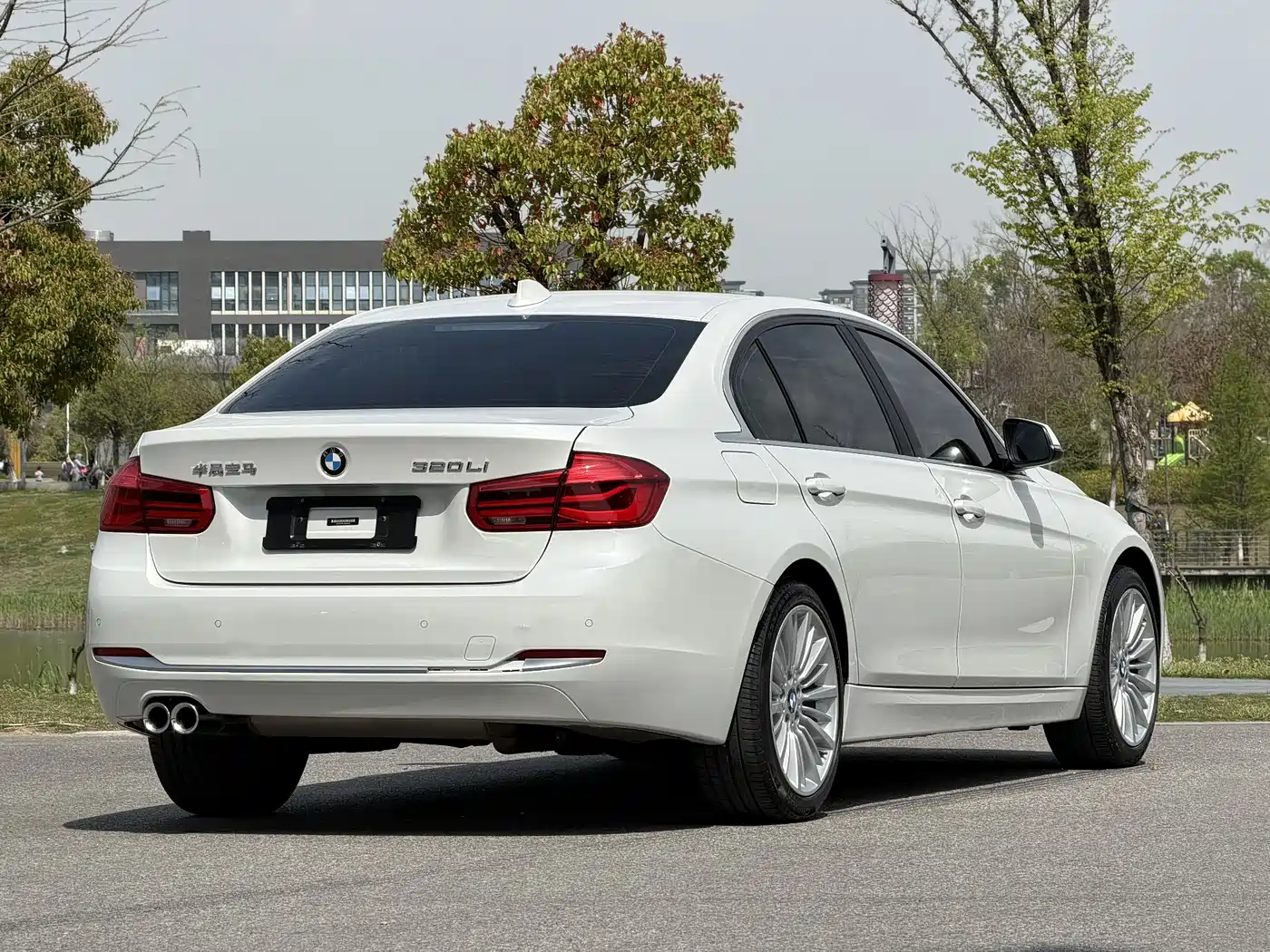 BMW 3 Series 2018 320Li Fashion Style фото 18