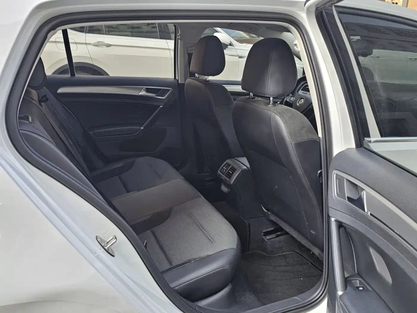 Volkswagen Golf 2020 280TSI DSG Comfort фото 19