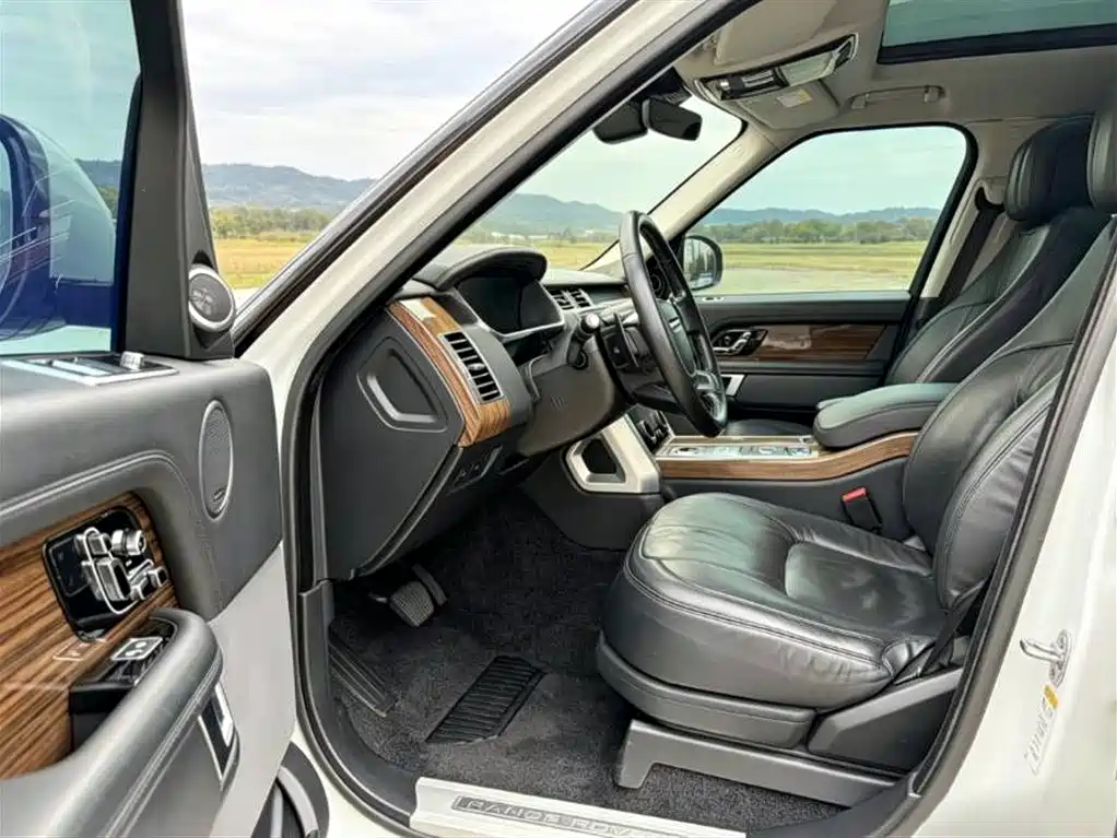 Land Rover Range Rover 2018 3.0 SC V6 Vogue SE Genesis Extended Edition фото 8
