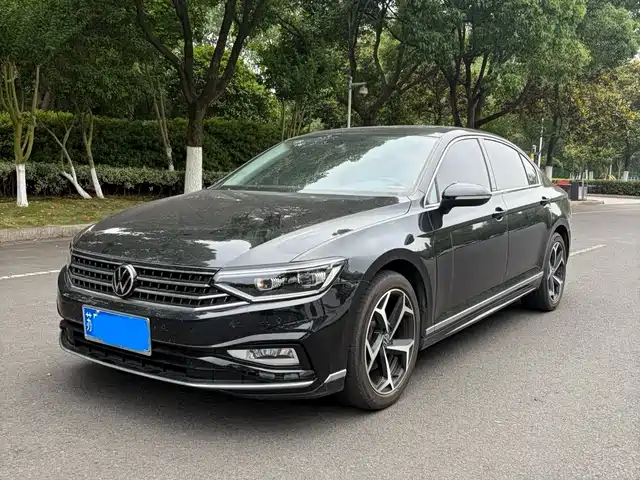 Volkswagen Magotan 2023 2 Million Units Anniversary Edition 330TSI DSG Leading Type