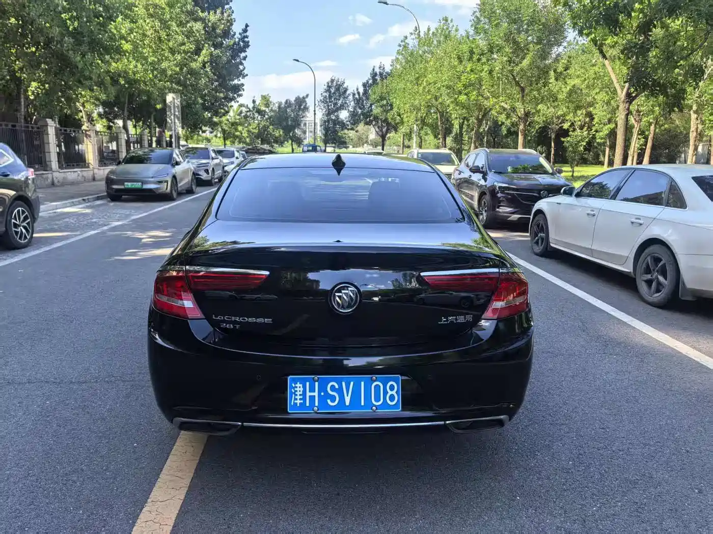 Buick LaCrosse 2018 Model 28T Luxury Edition фото 3