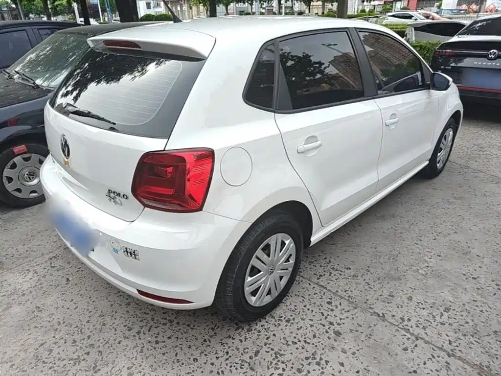 Volkswagen Polo 2016 1.4L Automatic Trend фото 7